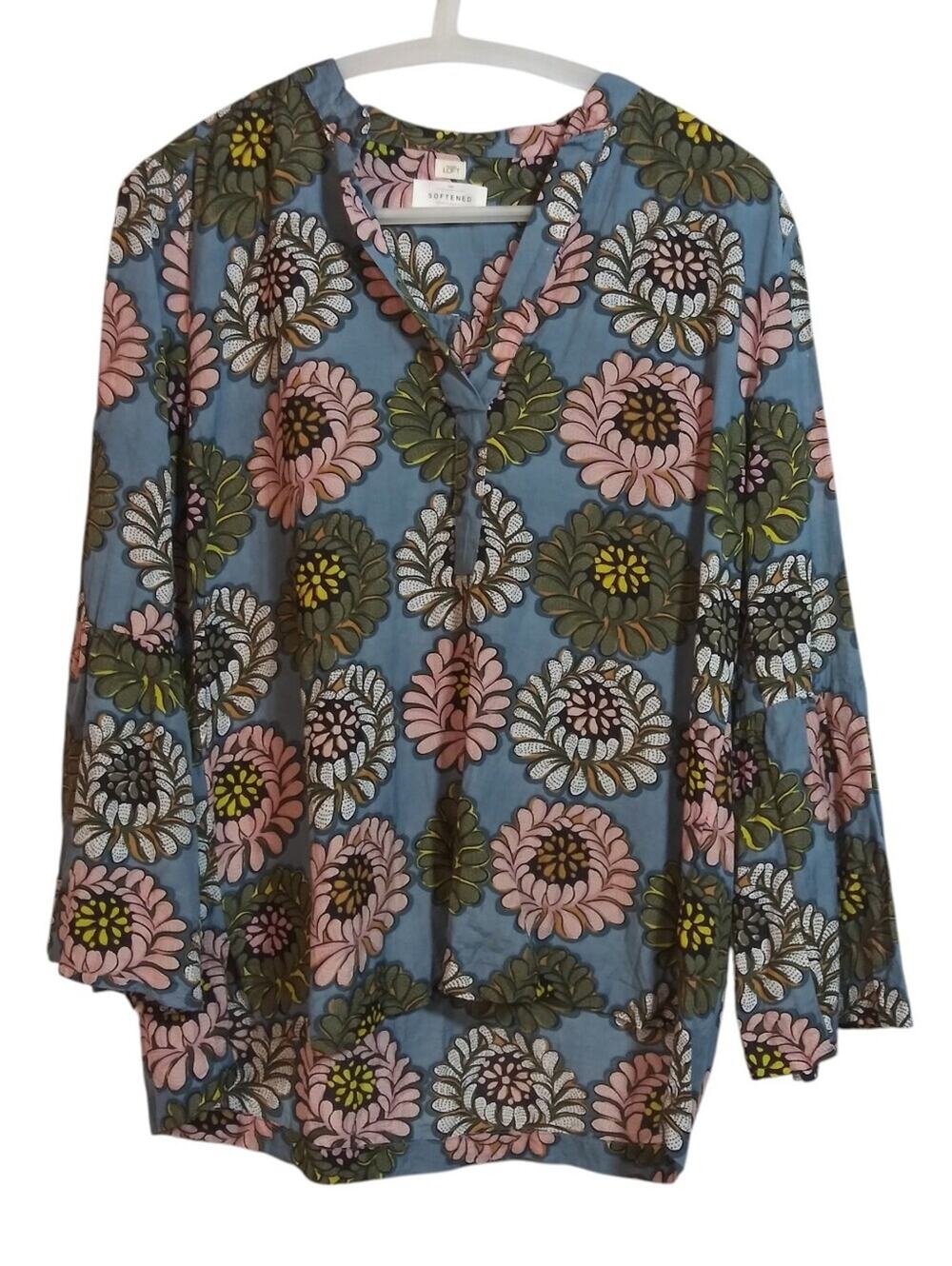 Ann Taylor LOFT The Softened Shirt Blue Floral V-Neck Bell Sleeve Top Sz Small